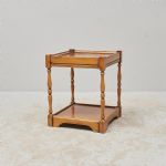 1546 4380 LAMP TABLE